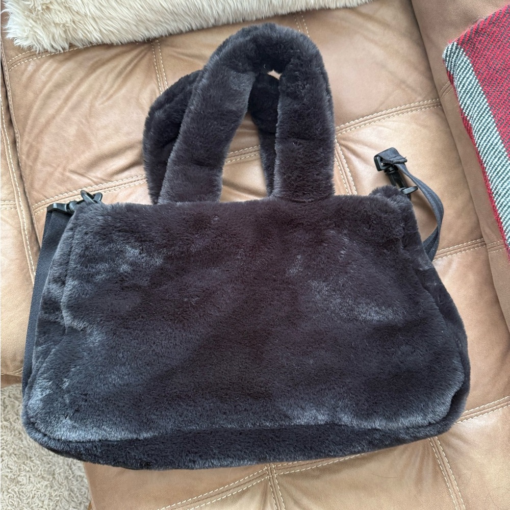 Nike Black and White Faux Fur Tote - Picture 5 of 7